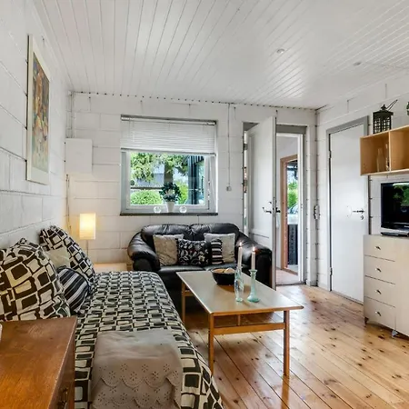 2 Bedroom Gorgeous In *