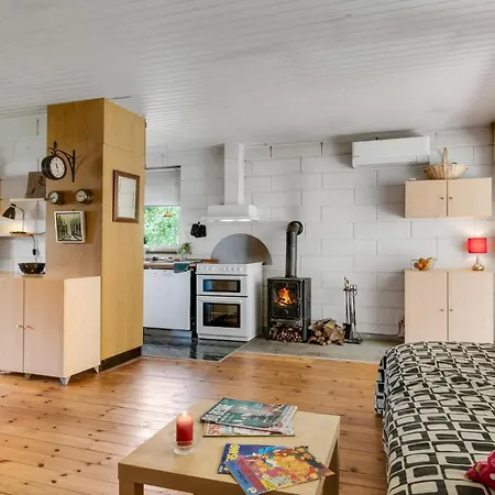 2 Bedroom Gorgeous In Nyaraló Eskebjerg